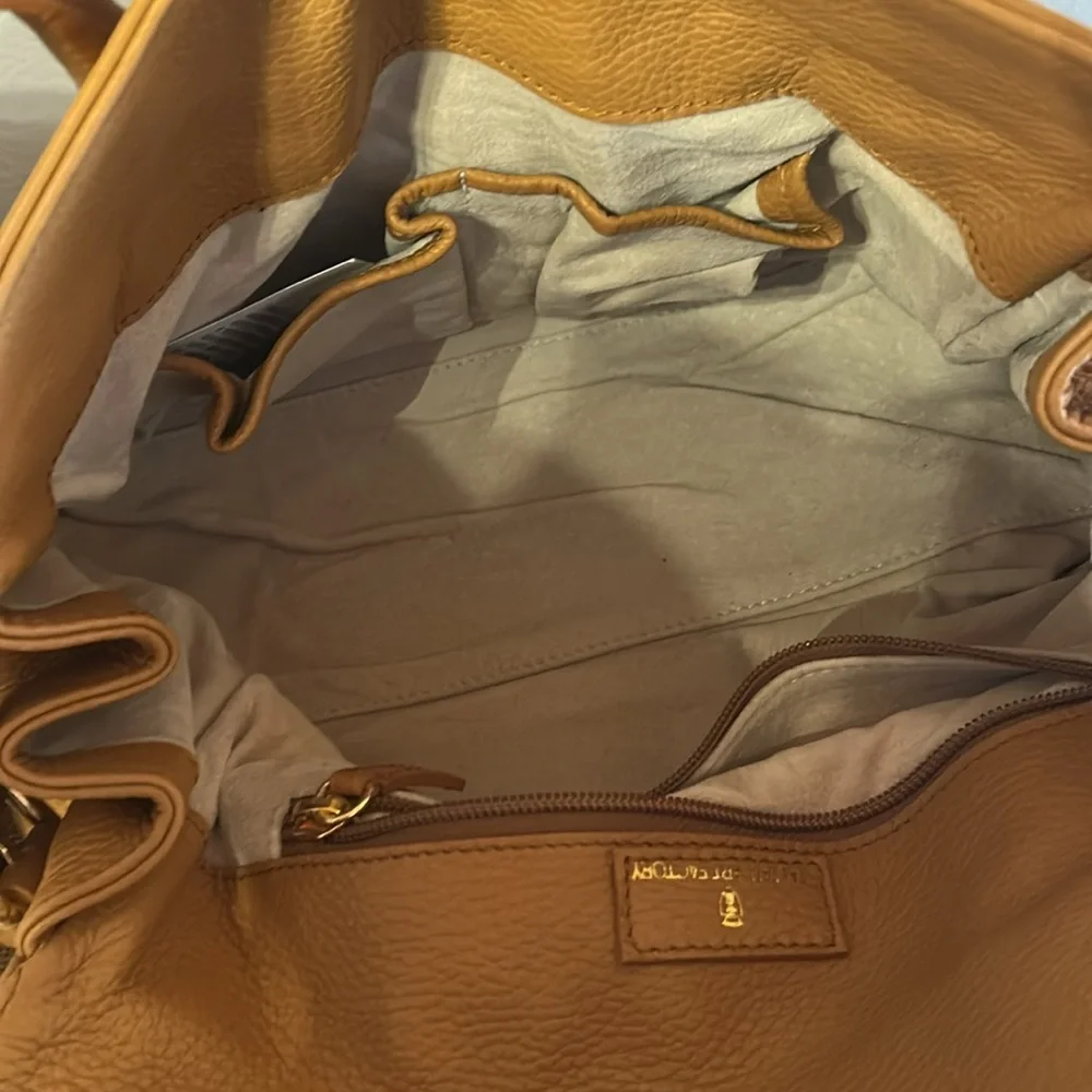 [Italian Art Factory] Elegant Tan Leather Handbag